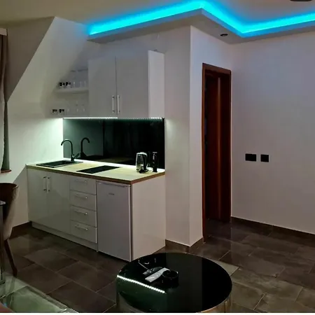 Appartamento Hedonic Wellness Ni