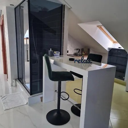 Hedonic Wellness * Ni